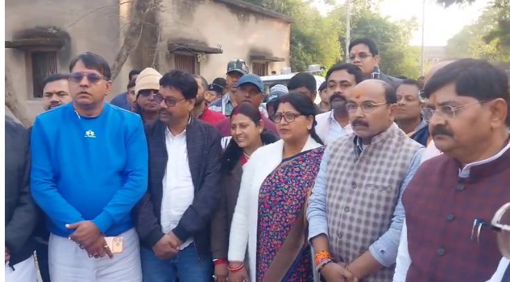 deoghar mein mandir vivad mein hinsa mamla