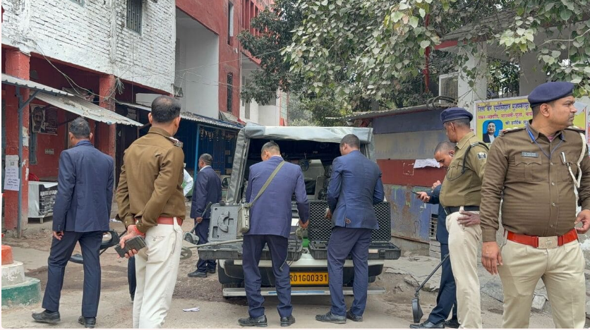 suraksha mai badi chuk 