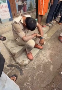 nase mein dhoot policekarmi ka video viral