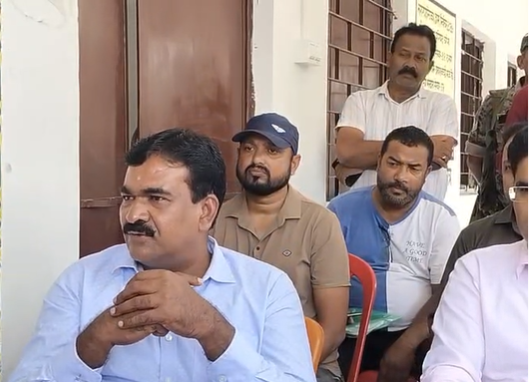 lohardaga pahuchey mukhya nirwachan padadhikari