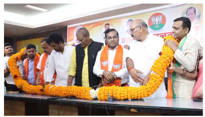 jan suraj parti ko bada jhatka