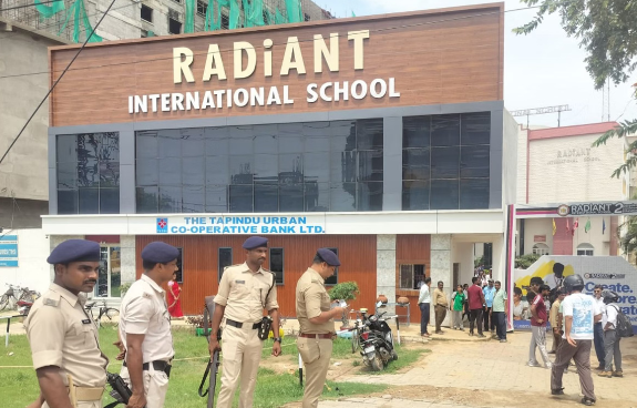 patna k private schoolo ko bomb se udane ki dhamki