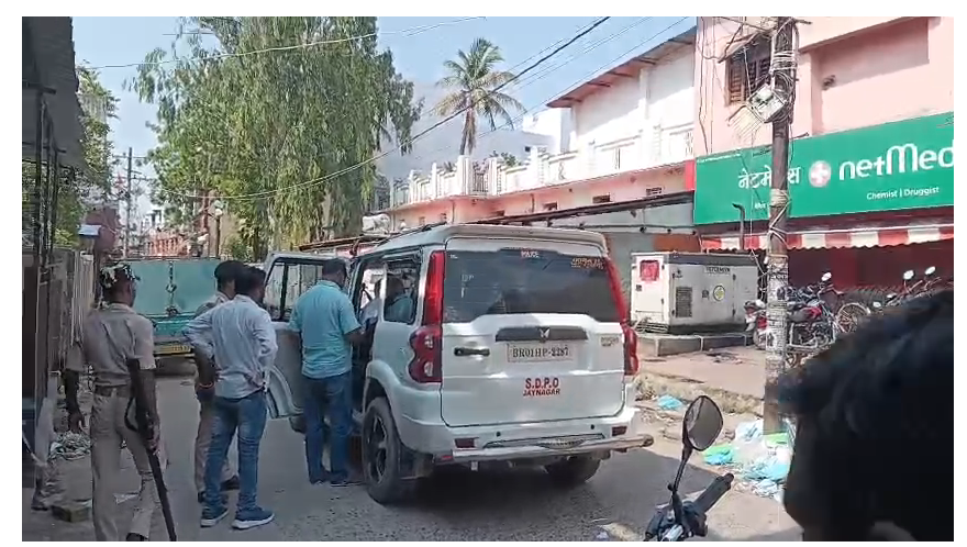 madhubani mai dindahare 6 lakh ki loot 