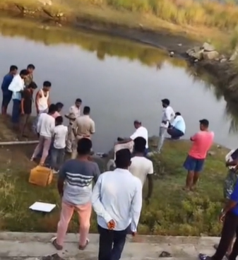 gadhwa mein manawta hui sarmsar