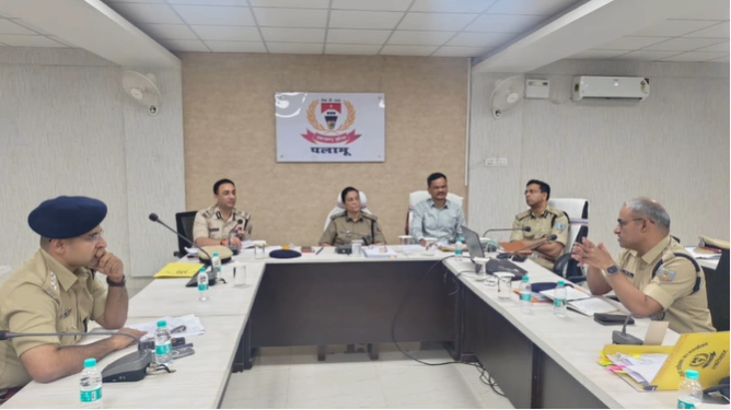 jharkhand dgp apradh niyantran par shakht