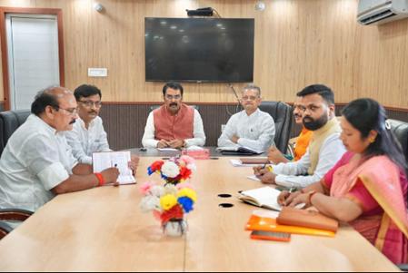 bjp adhyaksh sanjay sarawgi ne ki baithak