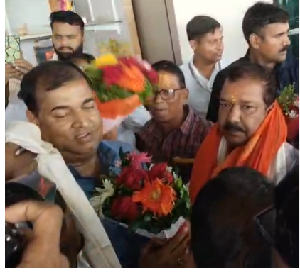 deoghar mein dilip jaiswal ka swagat