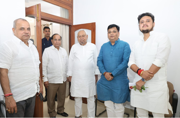 bihar k purv mukhyamantri se mulakat