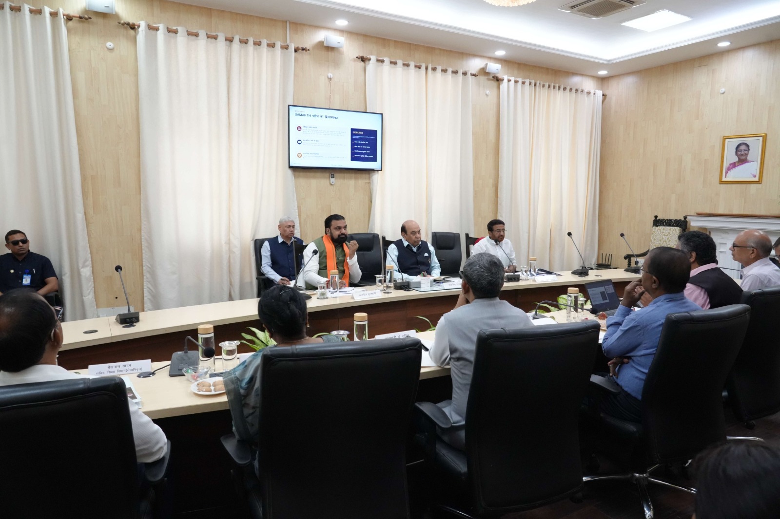 Governor, Chief Minister, and Education Minister formulate a roadmap for reforms.