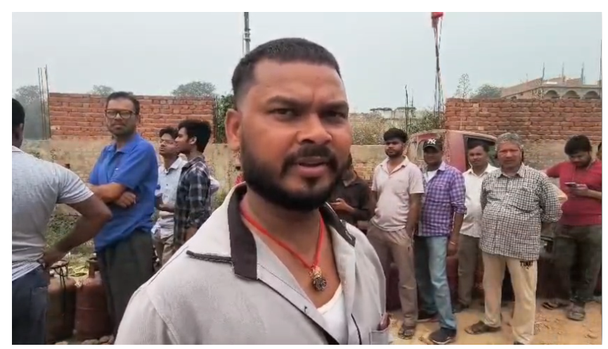 darbhanga mai gas refealing ko lekar macha hahakaar 