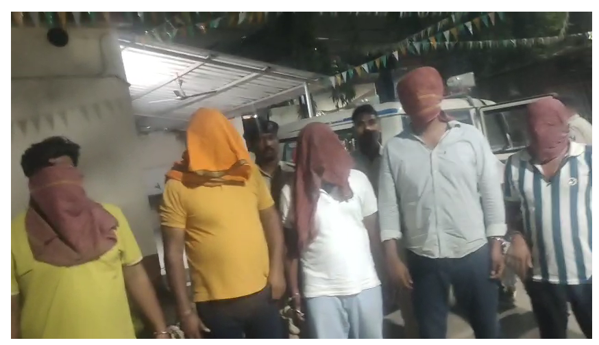 aparadhiyon ke mansube per fira pani 