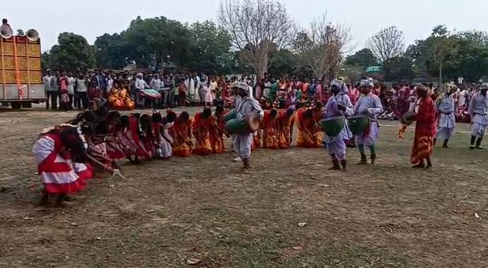 jamtara mein dhoomdham se mna baha parv