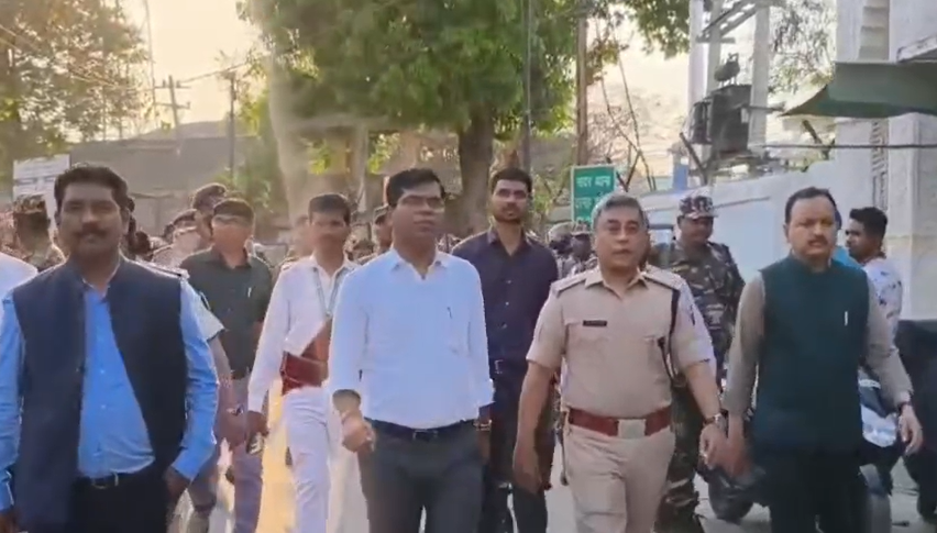 Administration alert regarding Ram Navami in Lohardaga, flag march taken out