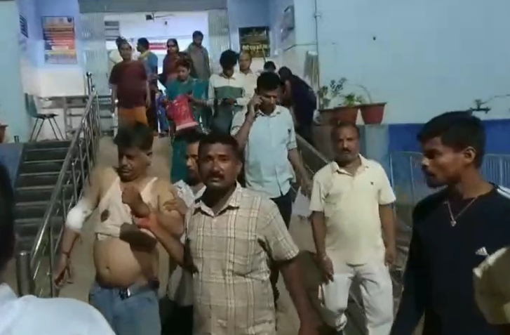 With the intention of looting, miscreants shot and injured a coal businessman, police engaged in investigation.