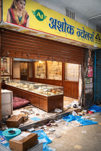 dhanbad mein bekhauf choro ne police ko di chunauti