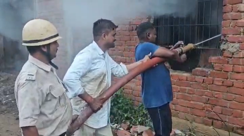 Massive fire breaks out in furniture warehouse, loss worth lakhs