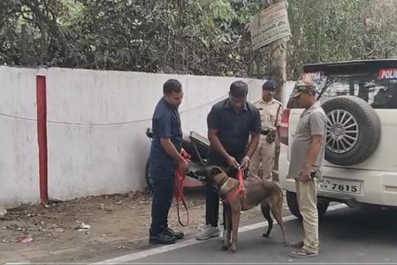 yuvati ka shaw milne par sansani
