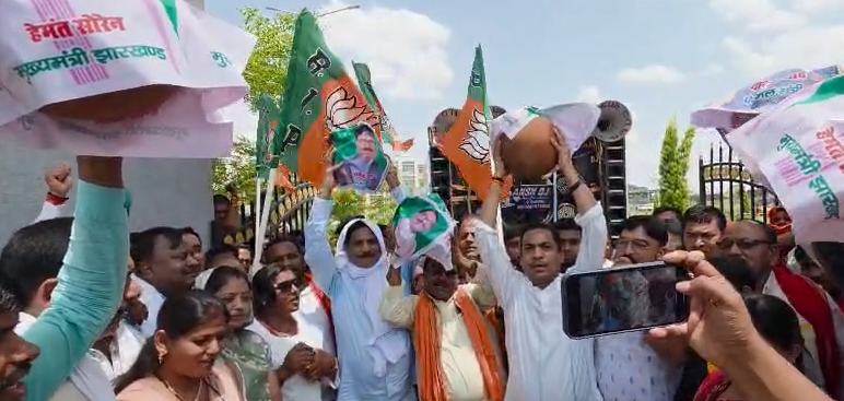 gadhwa mein bjp ka pradarshan