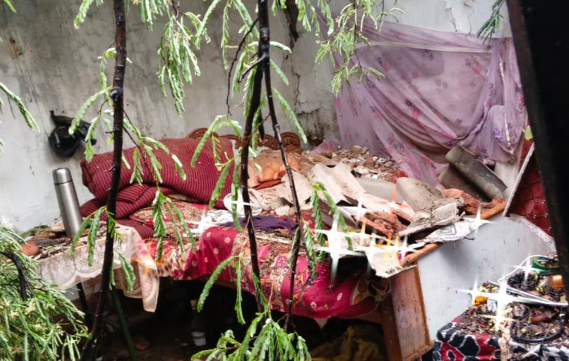 prakriti ne garib pariwar par barpaya kahar