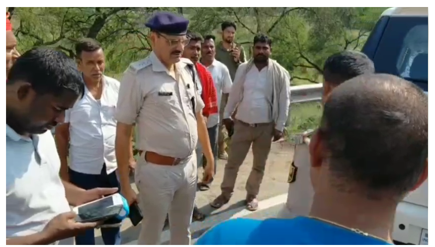 khagariya mai bhishan sadak hadsa 