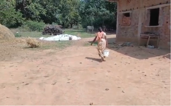 lohardaga k navatoli gaon mein badhali