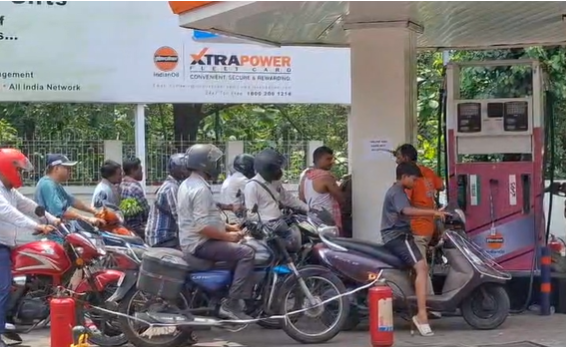 desh bhad mein diesel petrol ki kimaton mein uchal