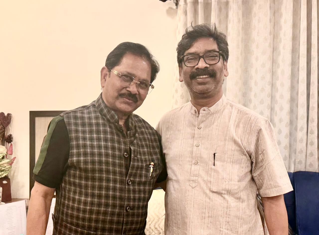 CM SE MILE DHEERAJ SAHU