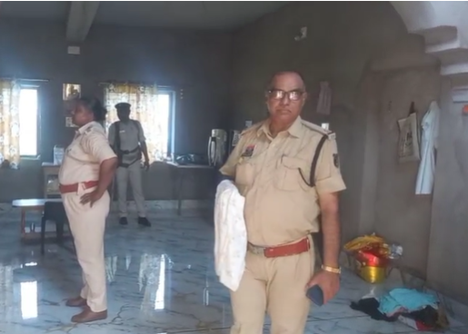 rail yatra se abhusan chori mamle mein karwai