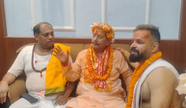 bihar sarkar k mantri pahuchey babanagri