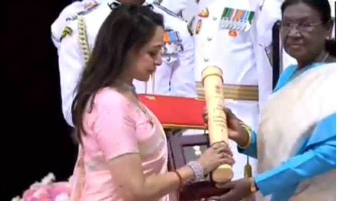 rashtrapati bhawan mein samman smaroh