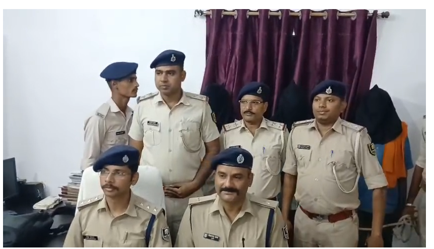 barh mai awaidh mini gun factory ka bhandafore 