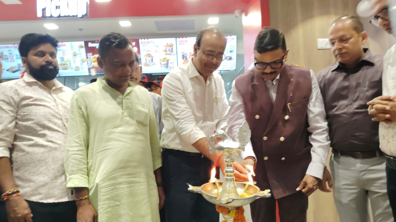 New KFC outlet opens in Siwan; the city can now enjoy the taste of the world-famous fried chicken.