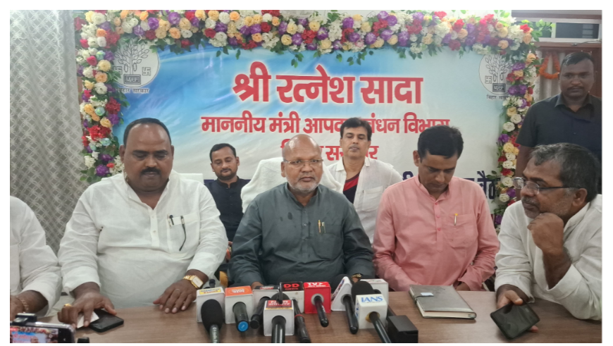 bhagalpur mai barh rahat per mantri ratnesh sada sakhta